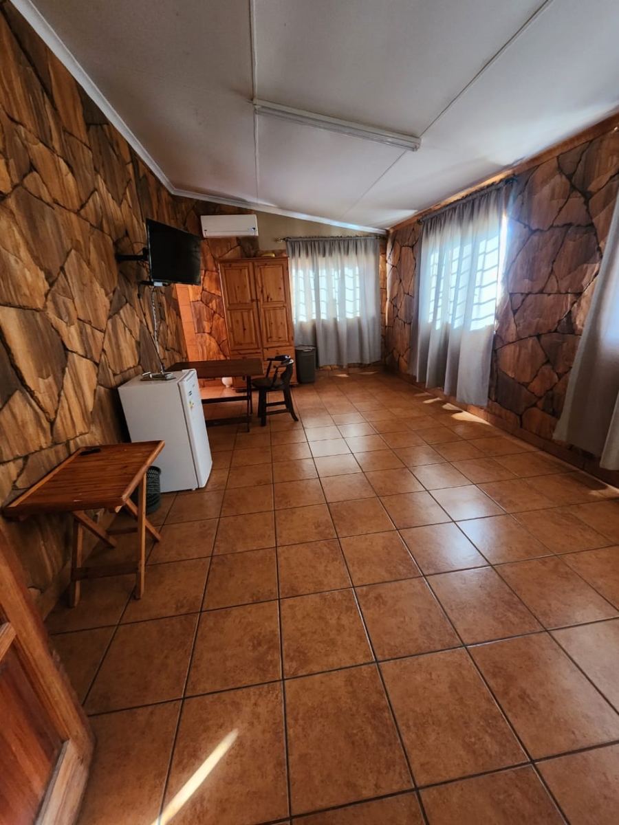 To Let 7 Bedroom Property for Rent in Kathu Northern Cape